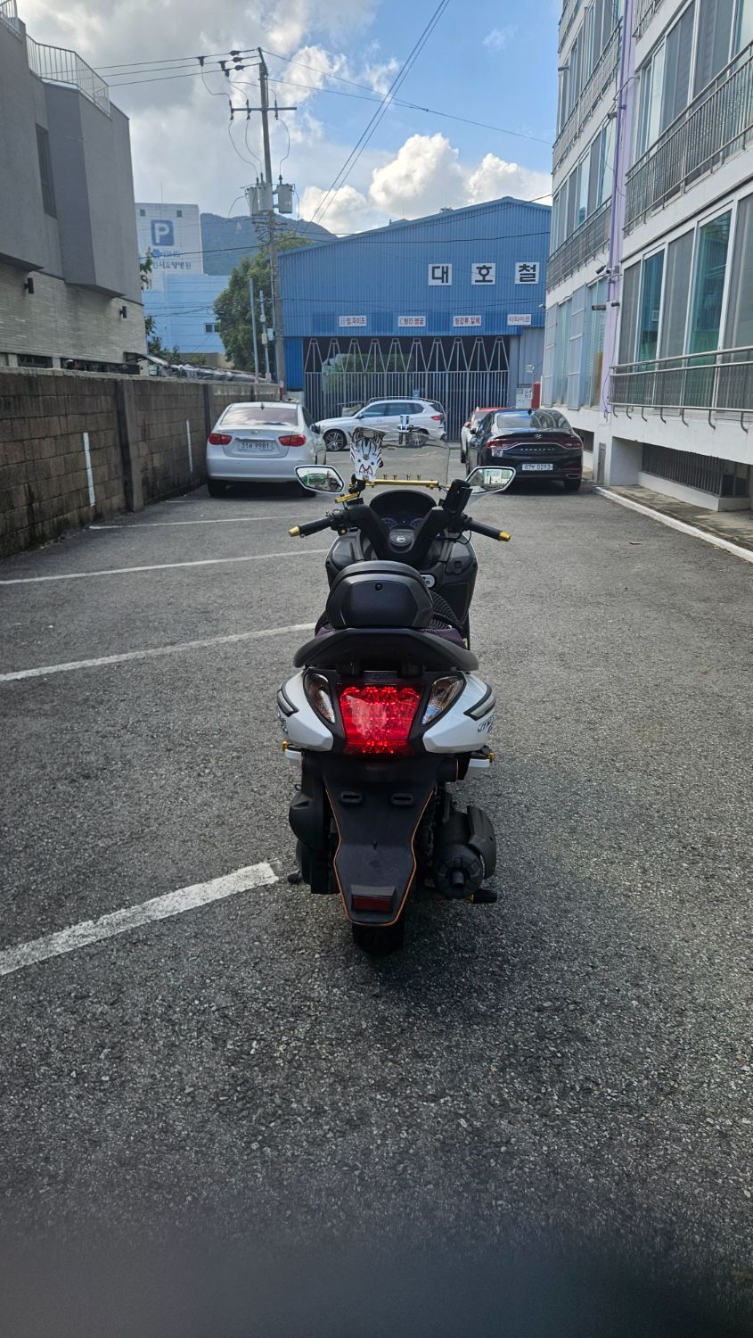 SYM 보이져 125 i thumb 2