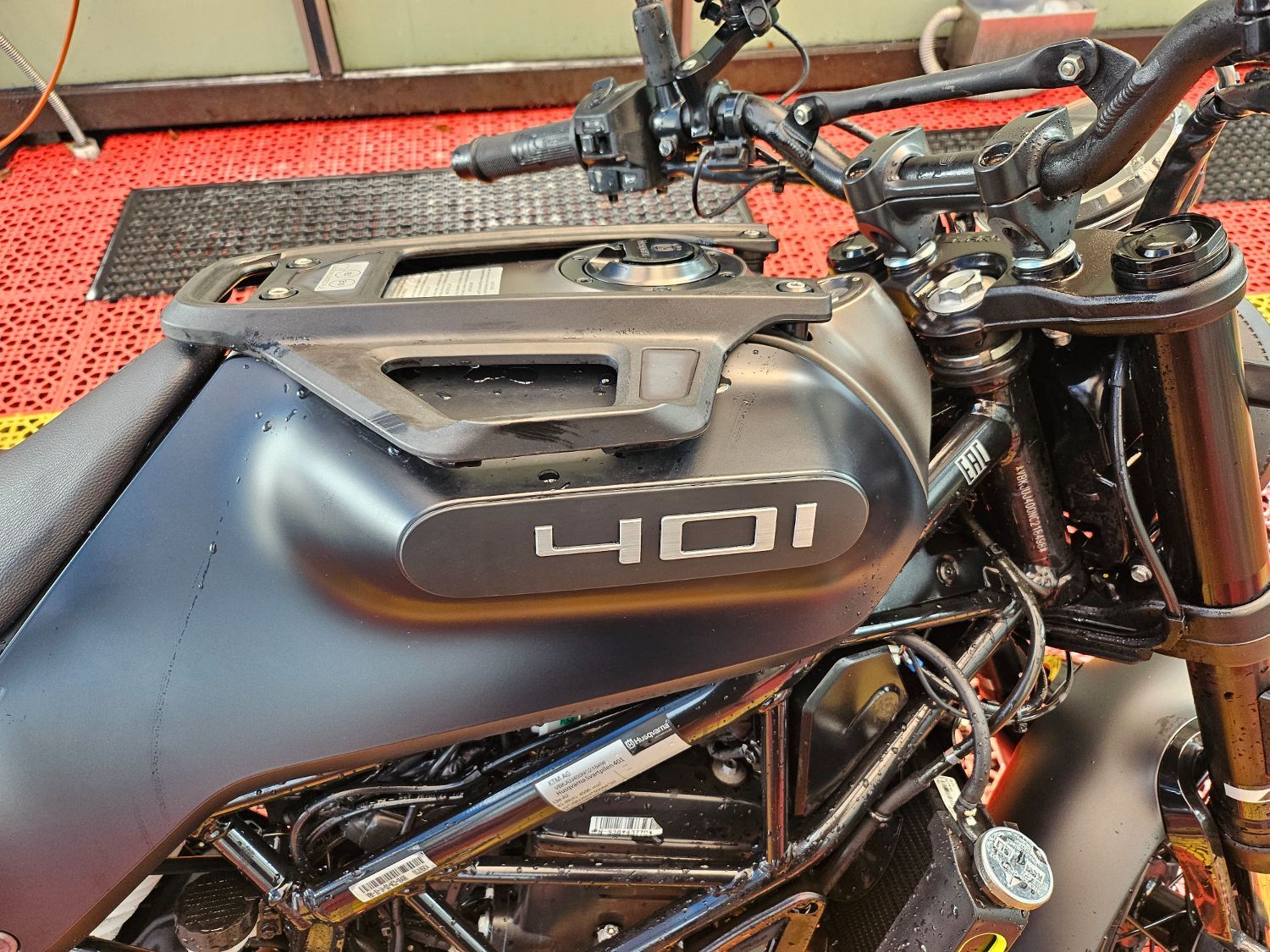 허스크바나 스바르트필렌 401 more