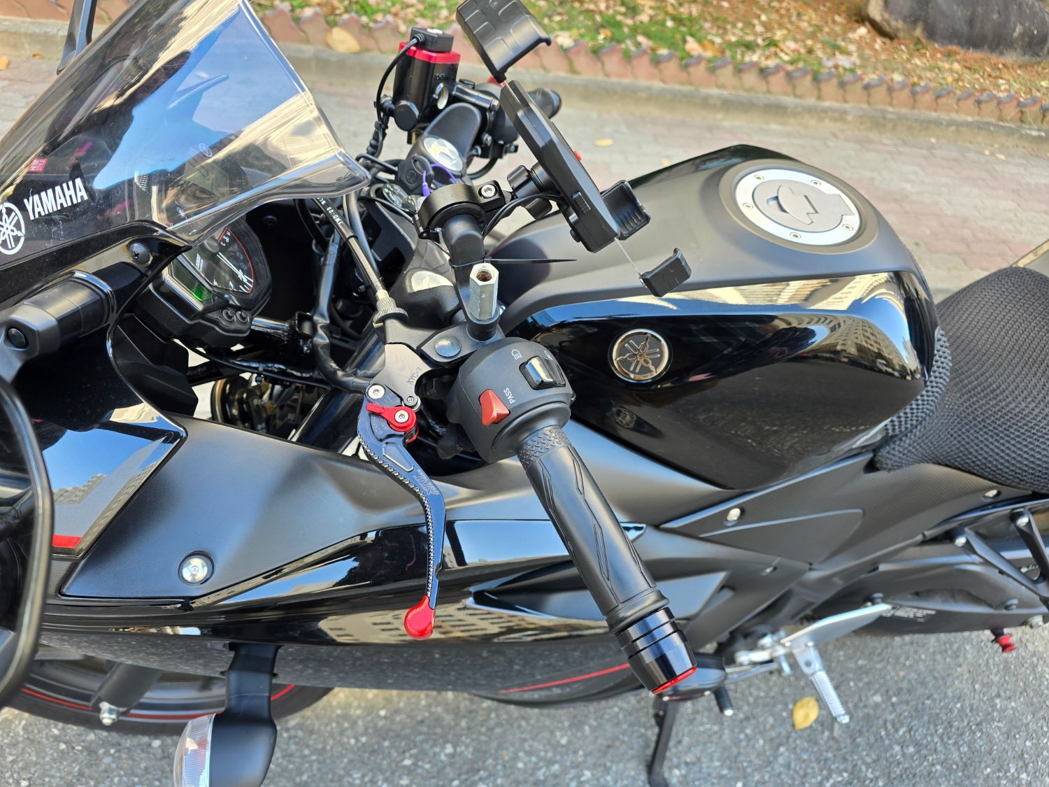 야마하 YZF R3 more