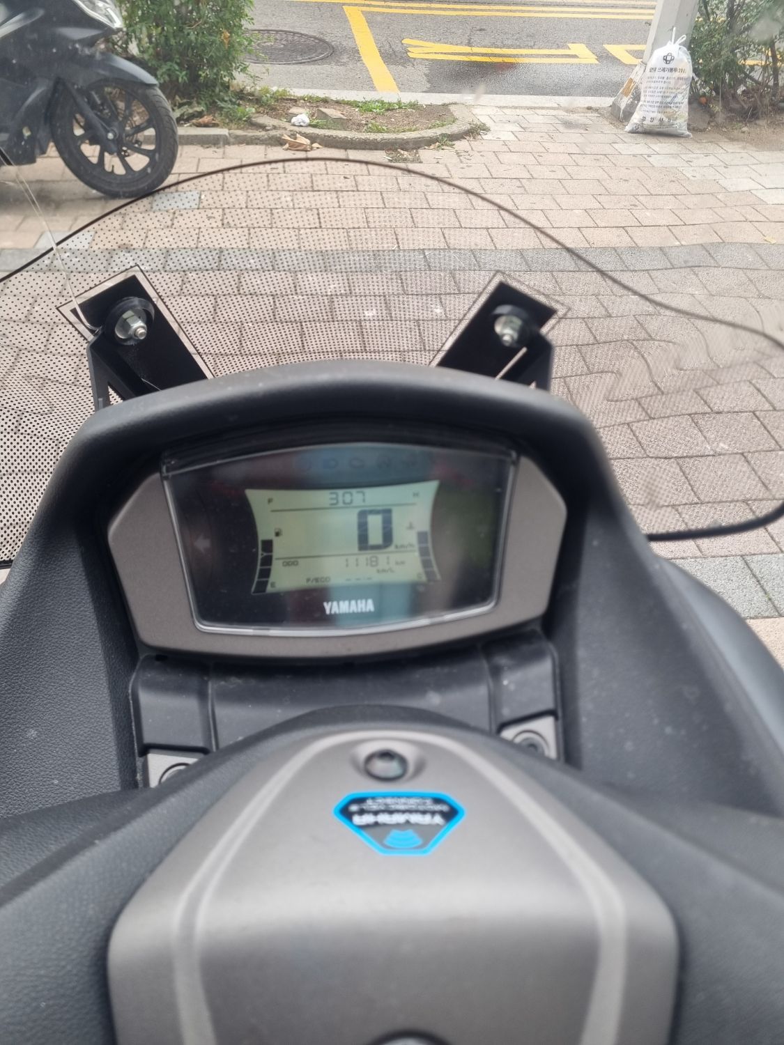 야마하 NMAX 125 thumb 2