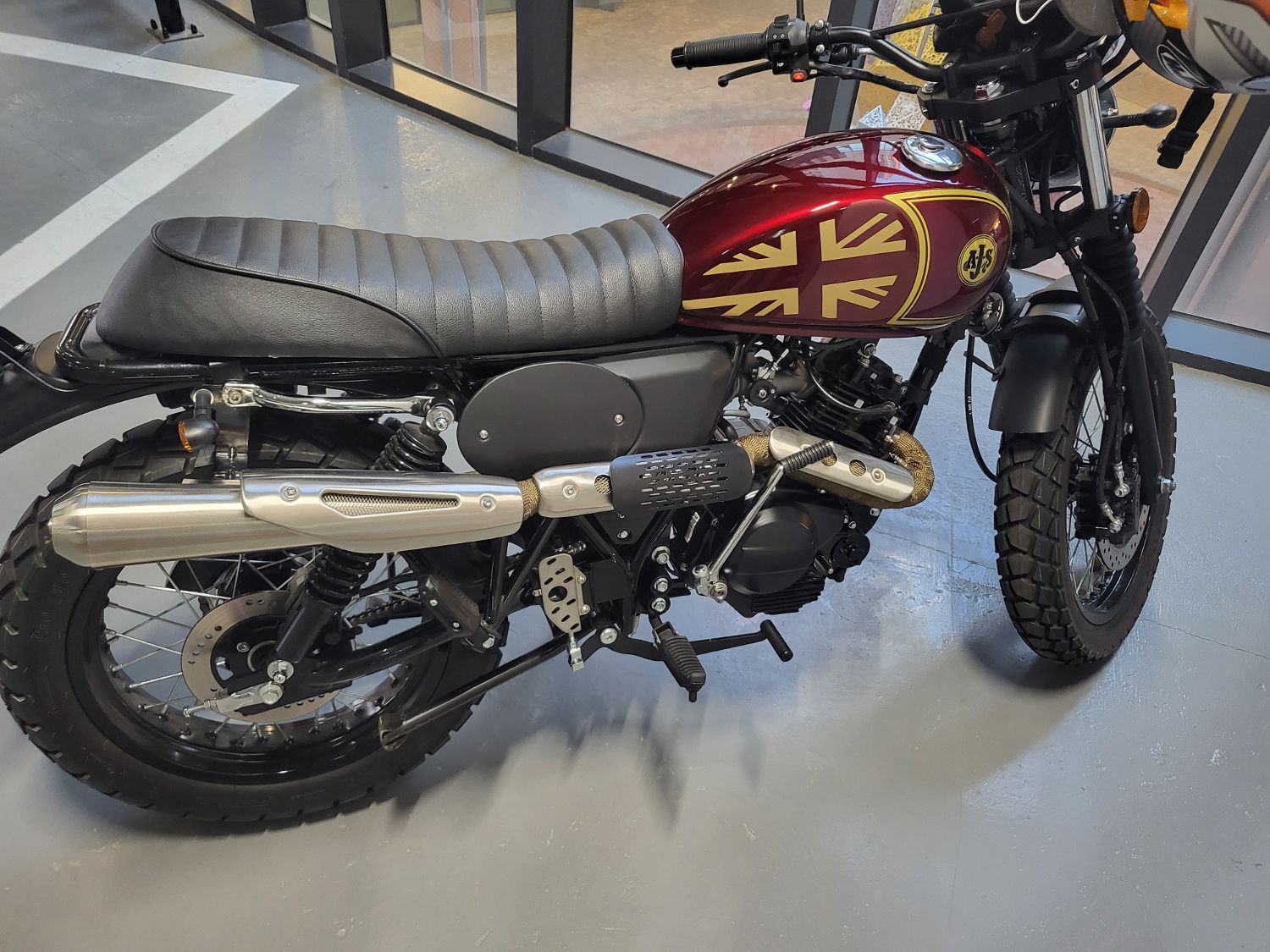 AJS 캐드웰 125 more