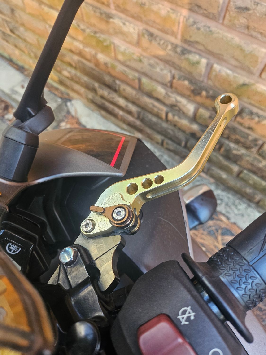 야마하 YZF R3 more