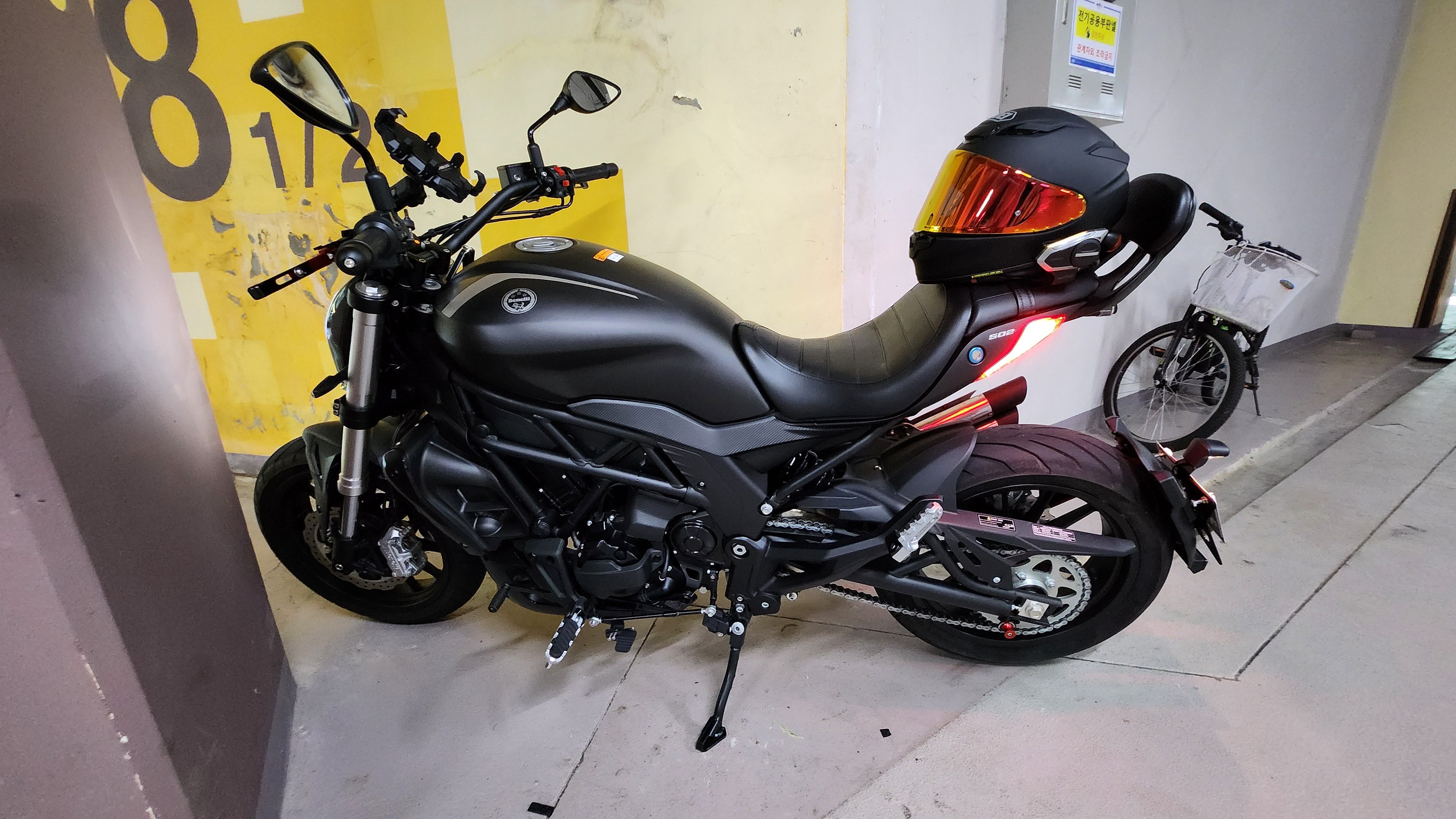 베넬리 502 C main