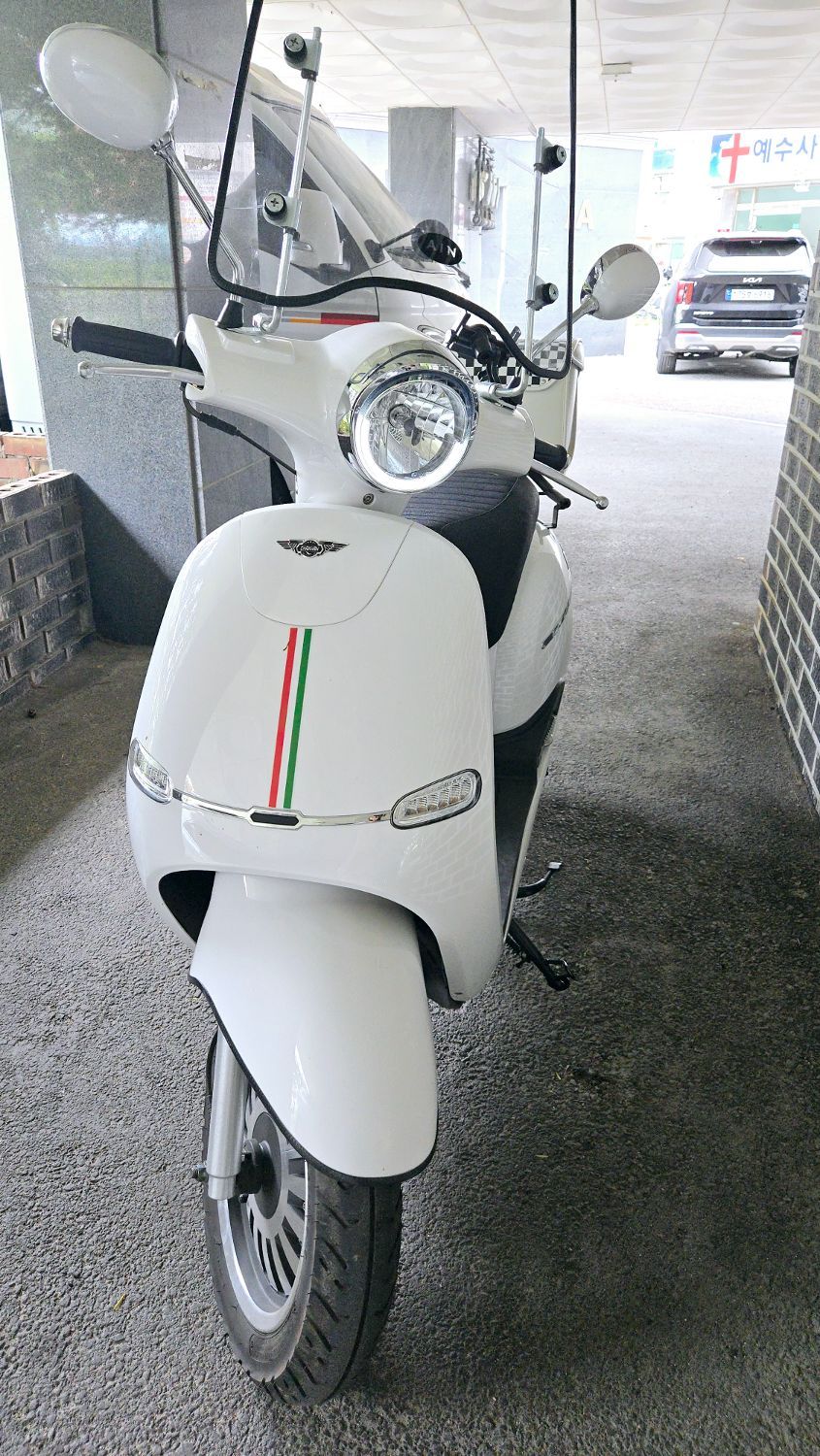 착한스쿠터 야르스 125 럭셔리 more
