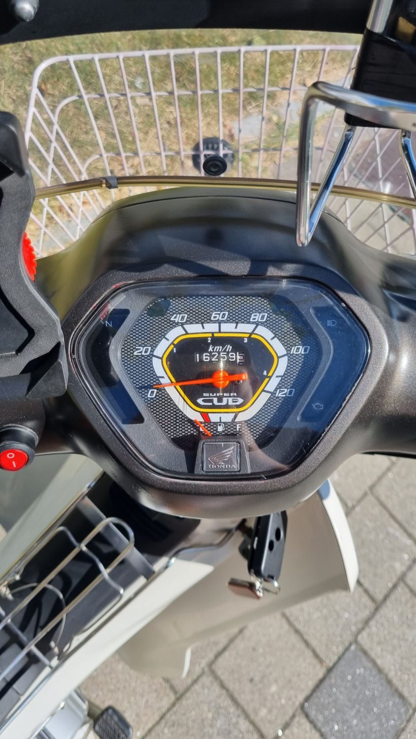 혼다 슈퍼 커브 110 thumb 2