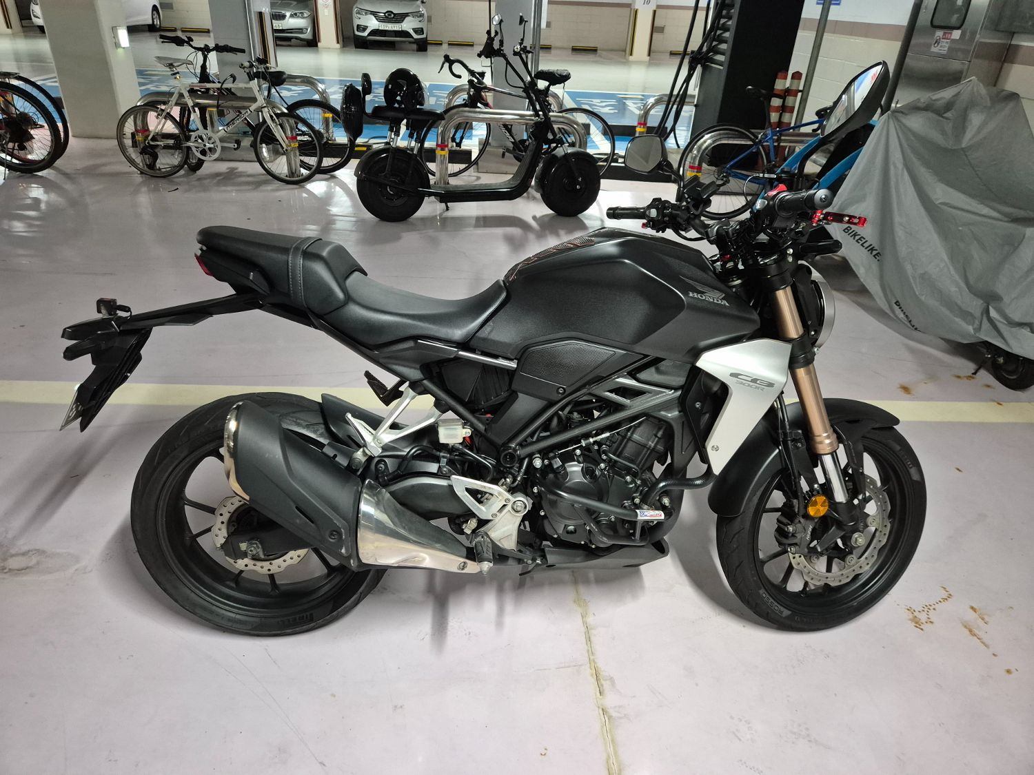 혼다 CB 300 R more