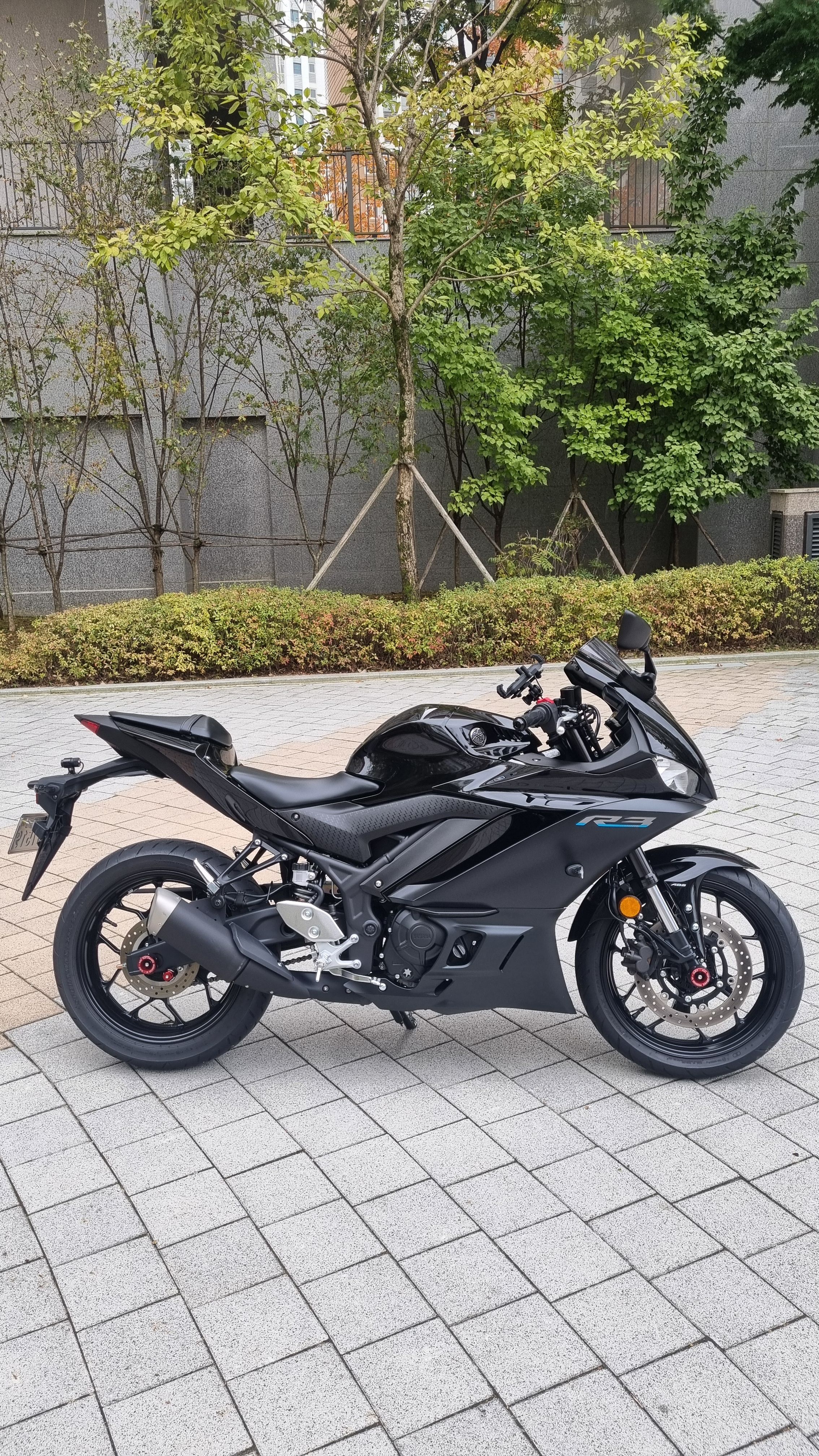 야마하 YZF R3 more