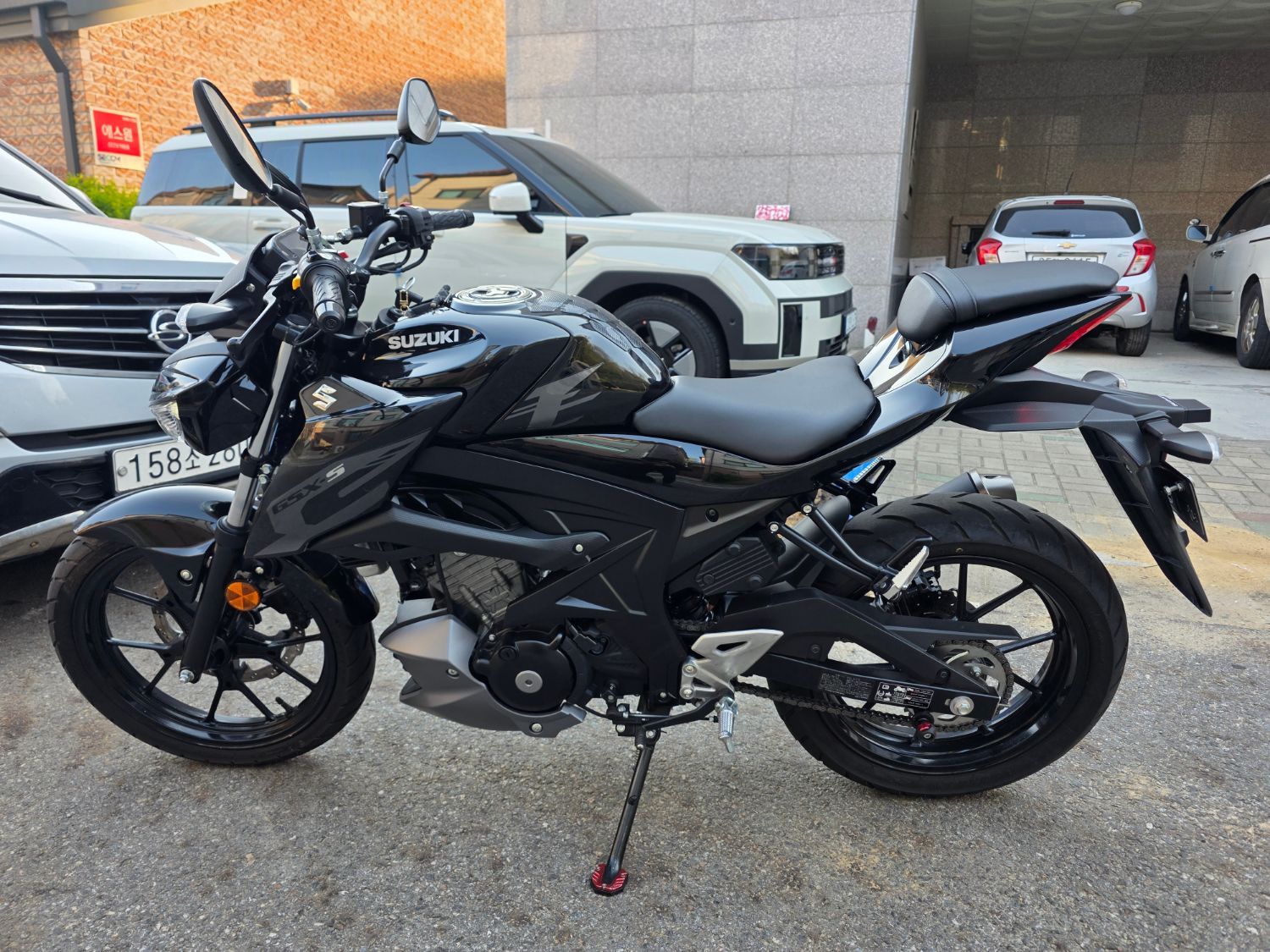 스즈키 GSX S 125 more