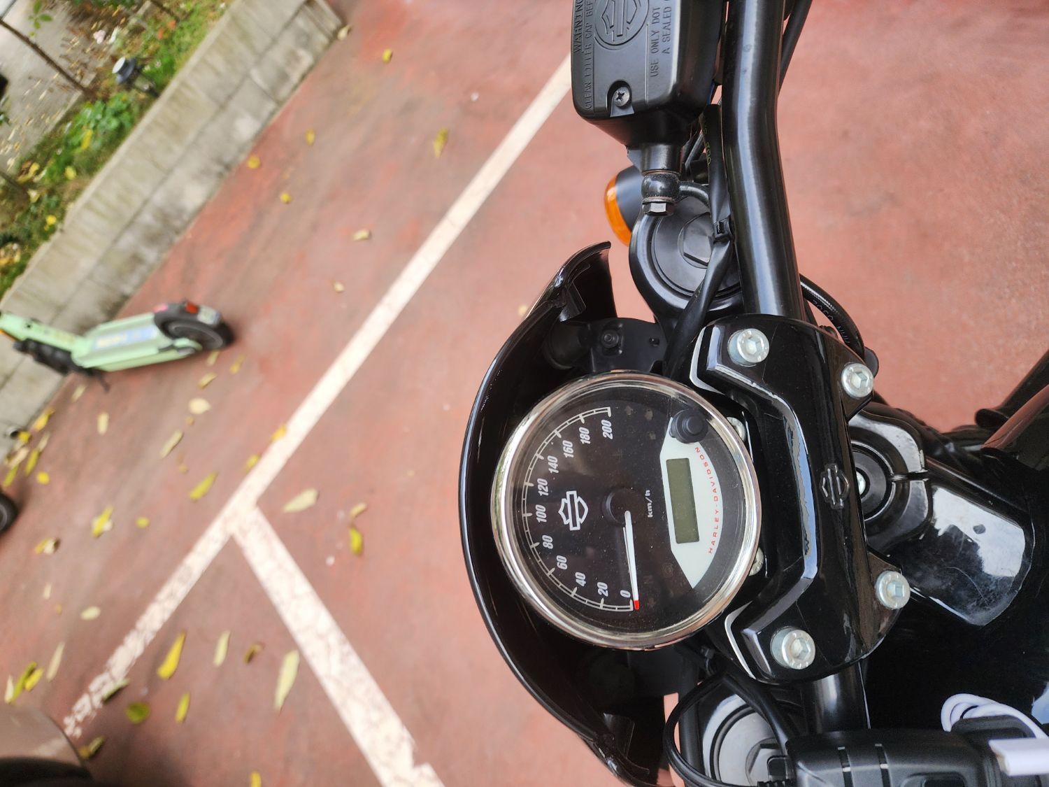 할리데이비슨 스트리트 로드 750 thumb 2