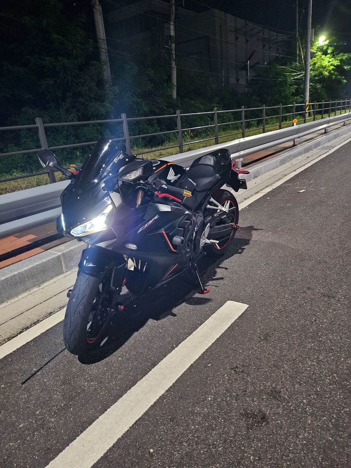 혼다 CBR 650 R 2022 블랙 사진 5