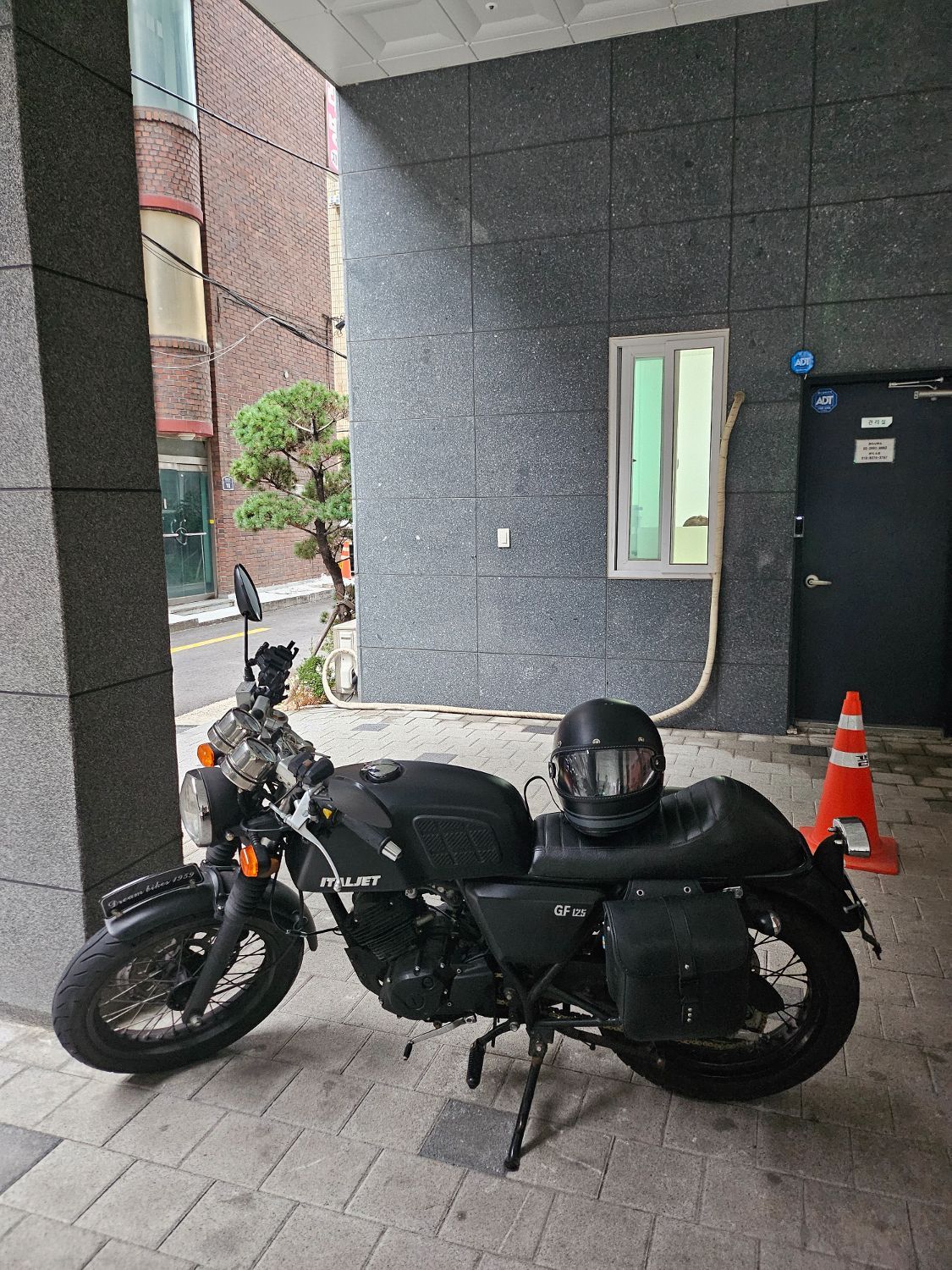 이탈젯 그리폰 125 thumb 2