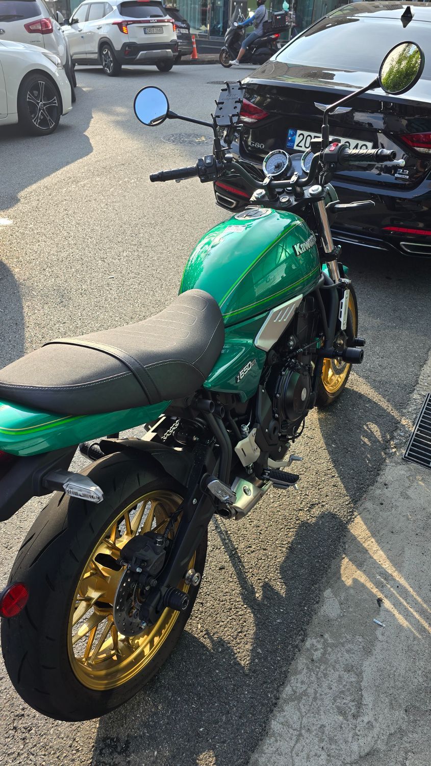 가와사키 Z 650 RS thumb 2