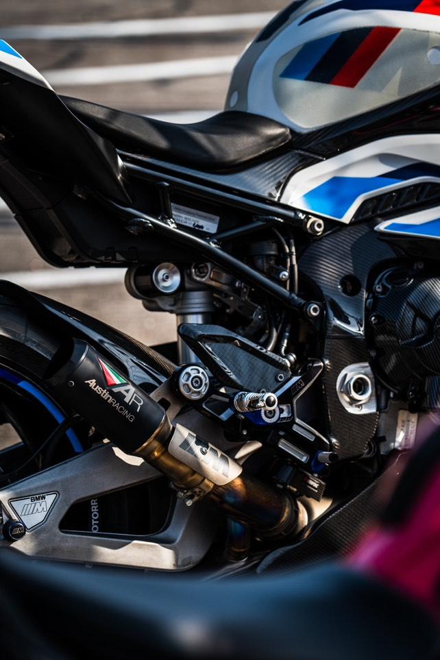 BMW M 1000 RR thumb 2