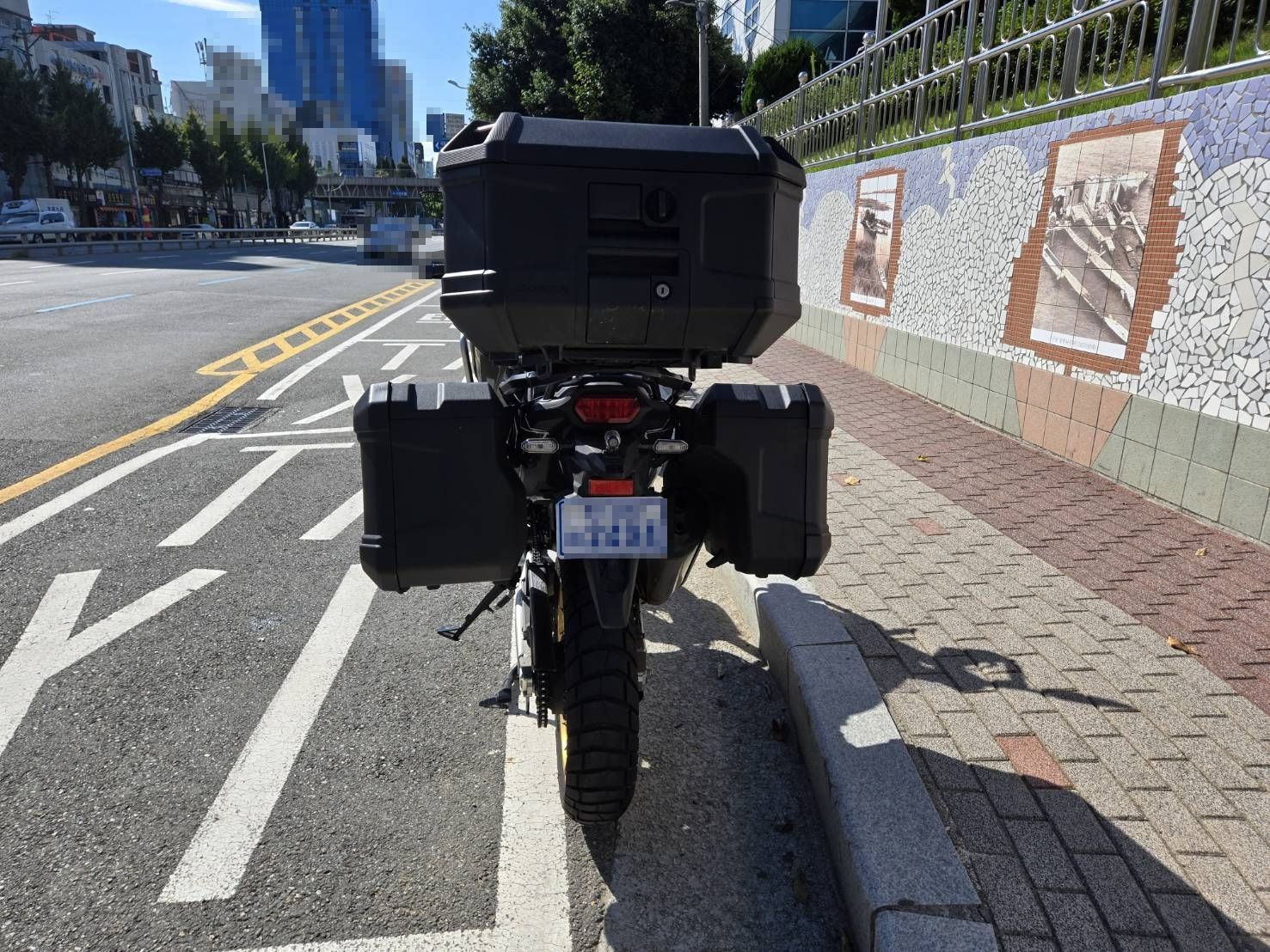 혼다 아프리카 트윈 CRF 1100 L 어드벤처 스포츠 ES DCT thumb 2