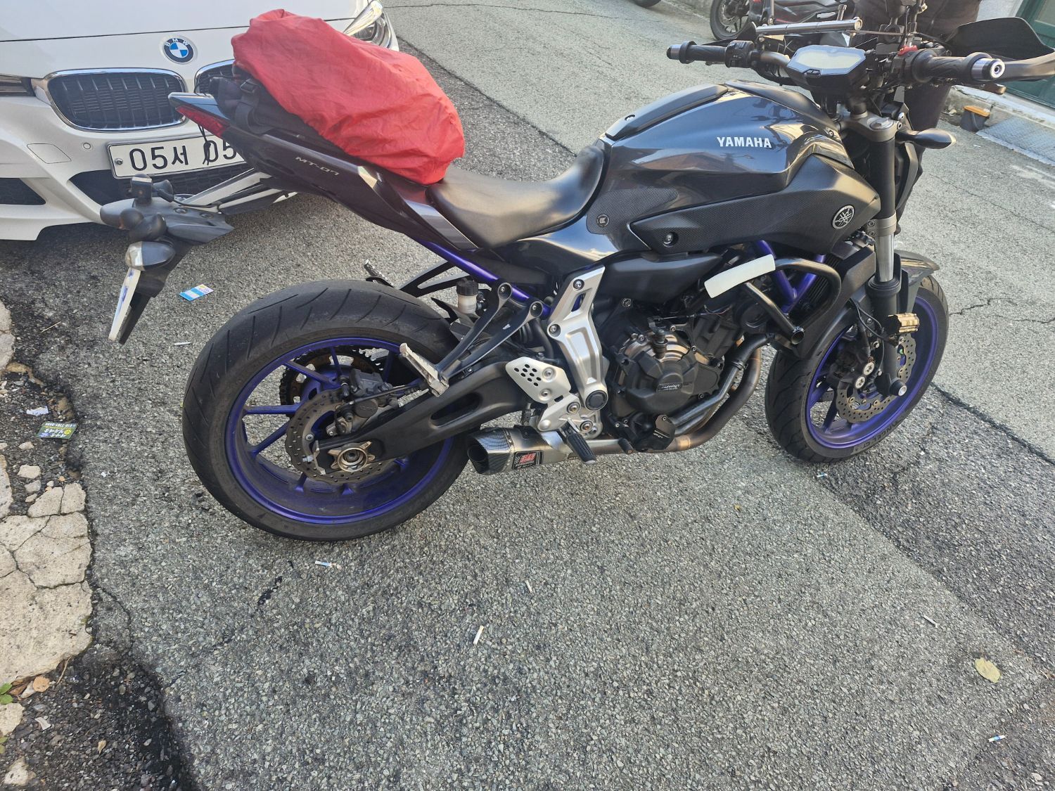 야마하 MT 07 thumb 2