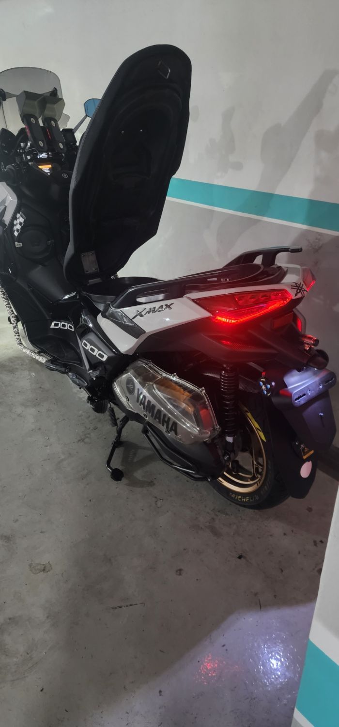 야마하 XMAX 300 ABS thumb 2