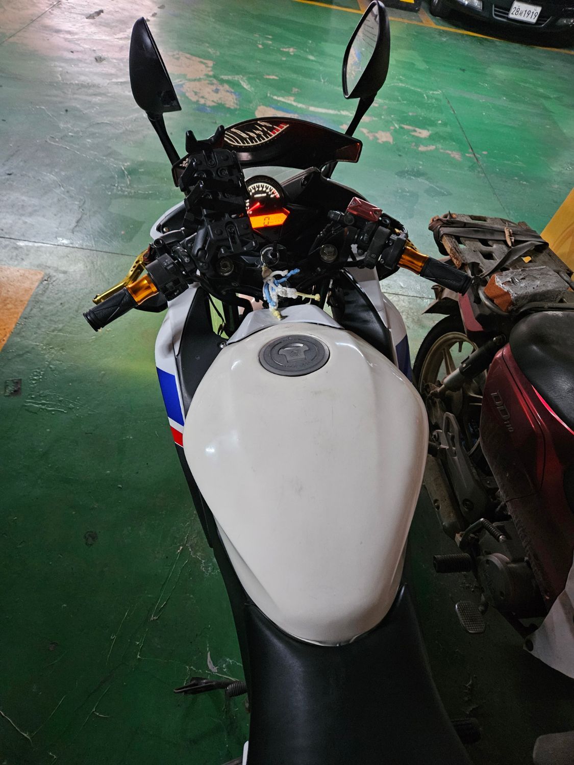 혼다 CBR 125 R thumb 2