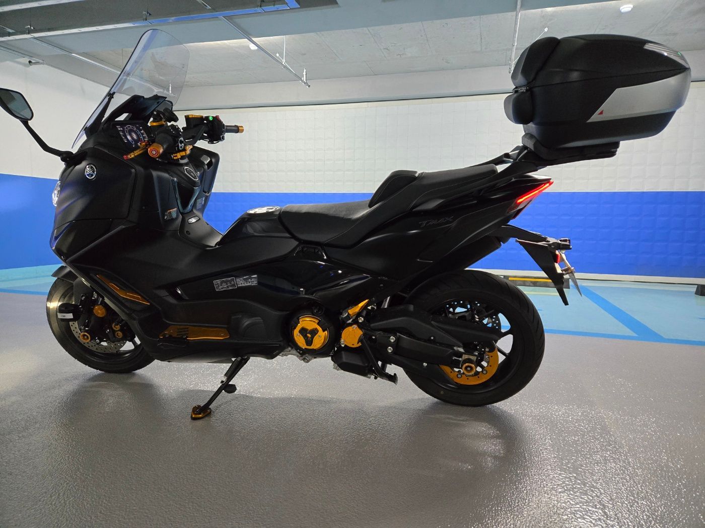 야마하 TMAX 560 main