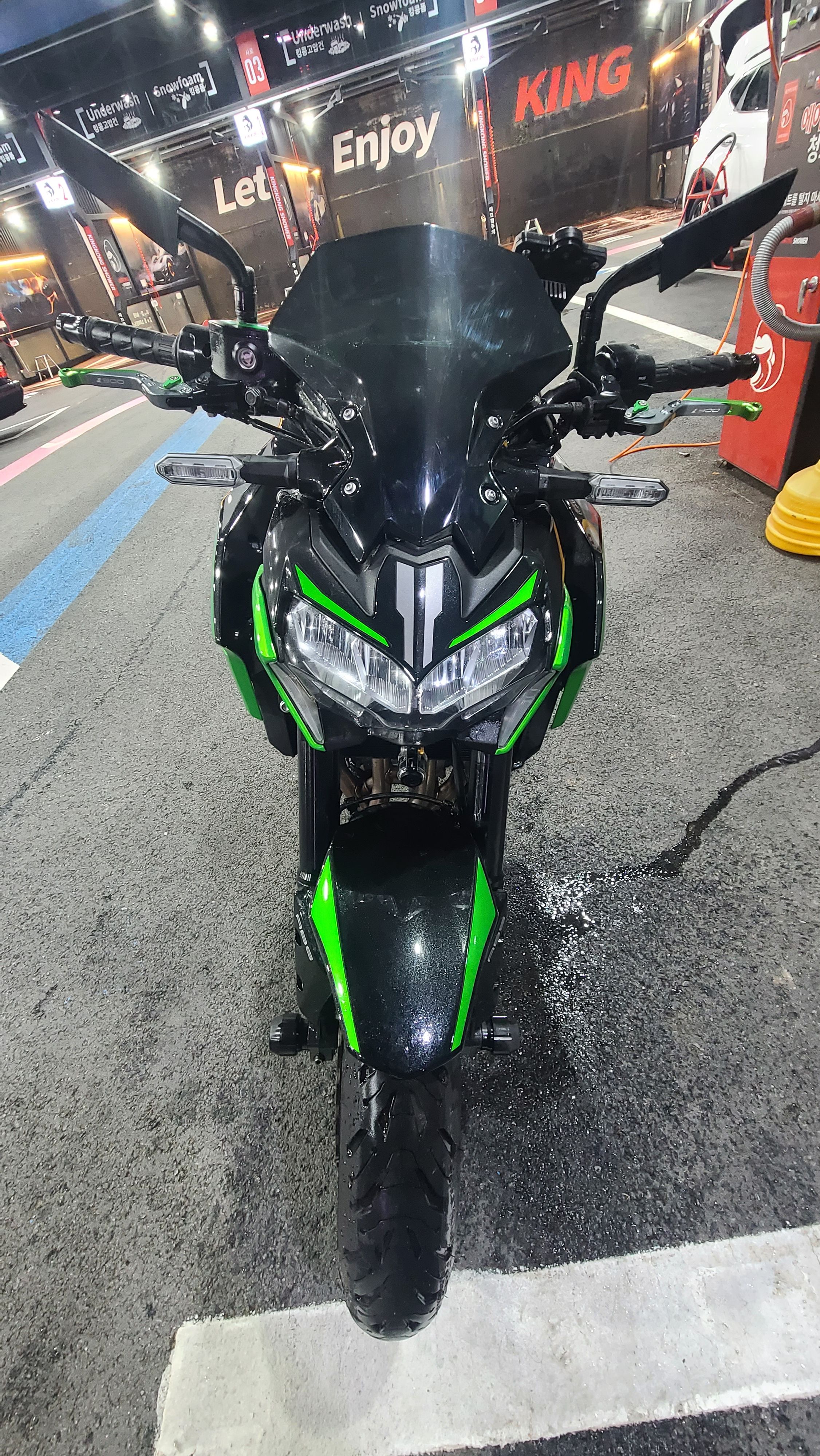 가와사키 Z 900 main