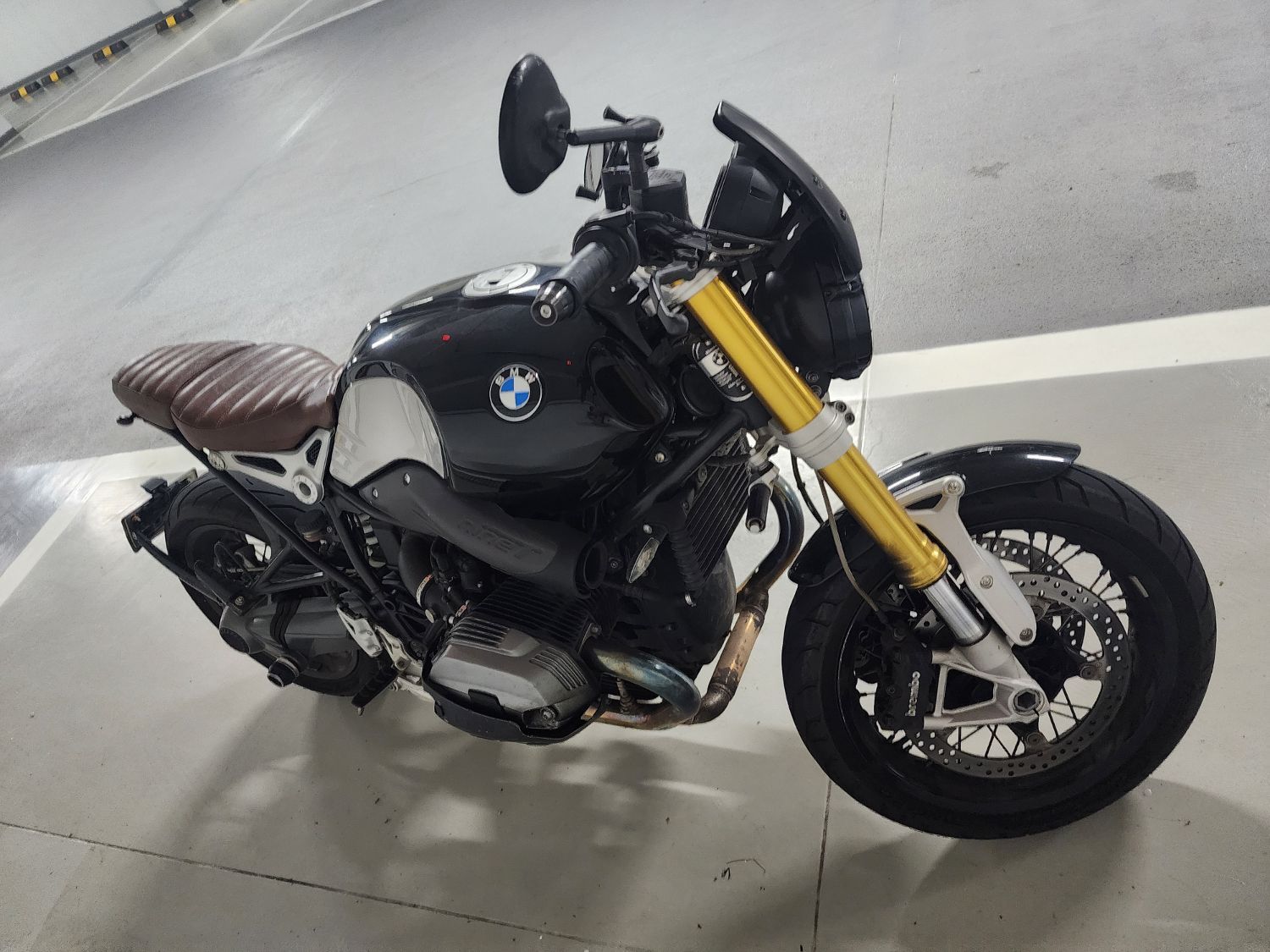 BMW R nine T  thumb 2