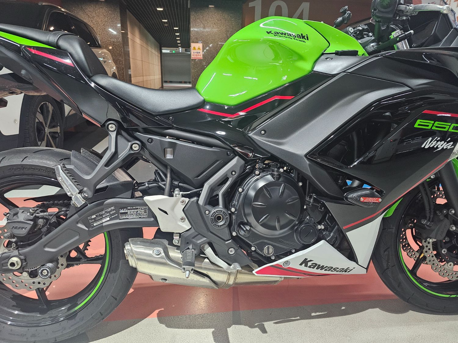 가와사키 닌자 650 main