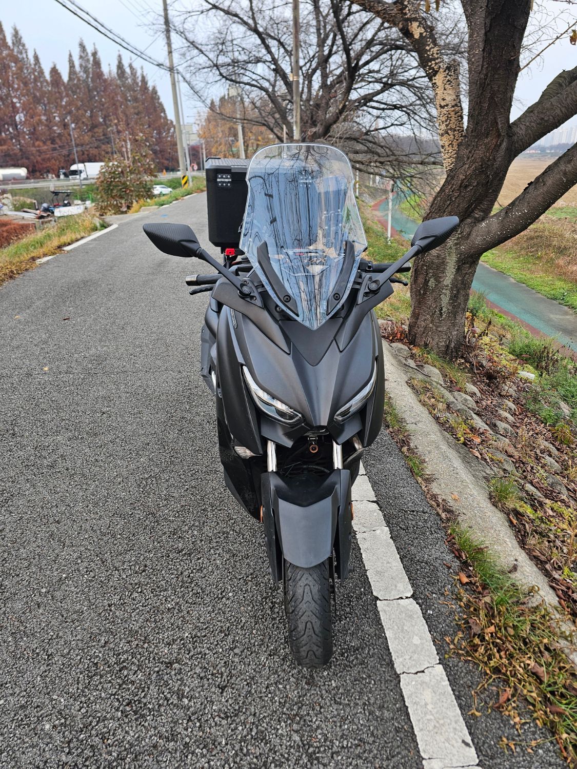 야마하 XMAX 400 ABS more