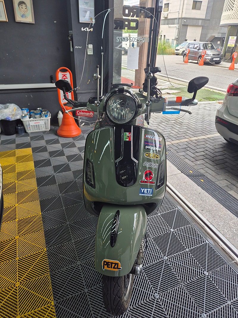 베스파 GTS 300 IE 투어링 main