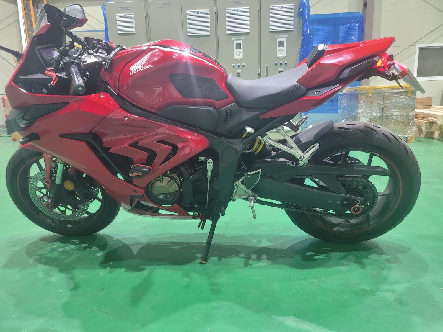 혼다 CBR 650 R MT thumb 2