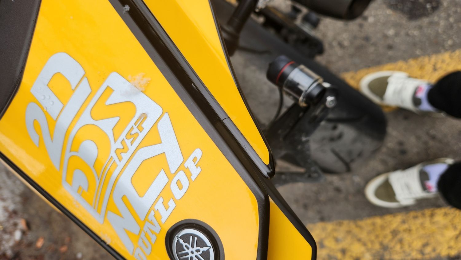 야마하 YZF R1 thumb 2