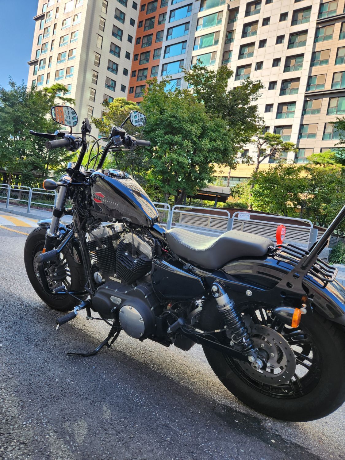 할리데이비슨 포티에잇 more