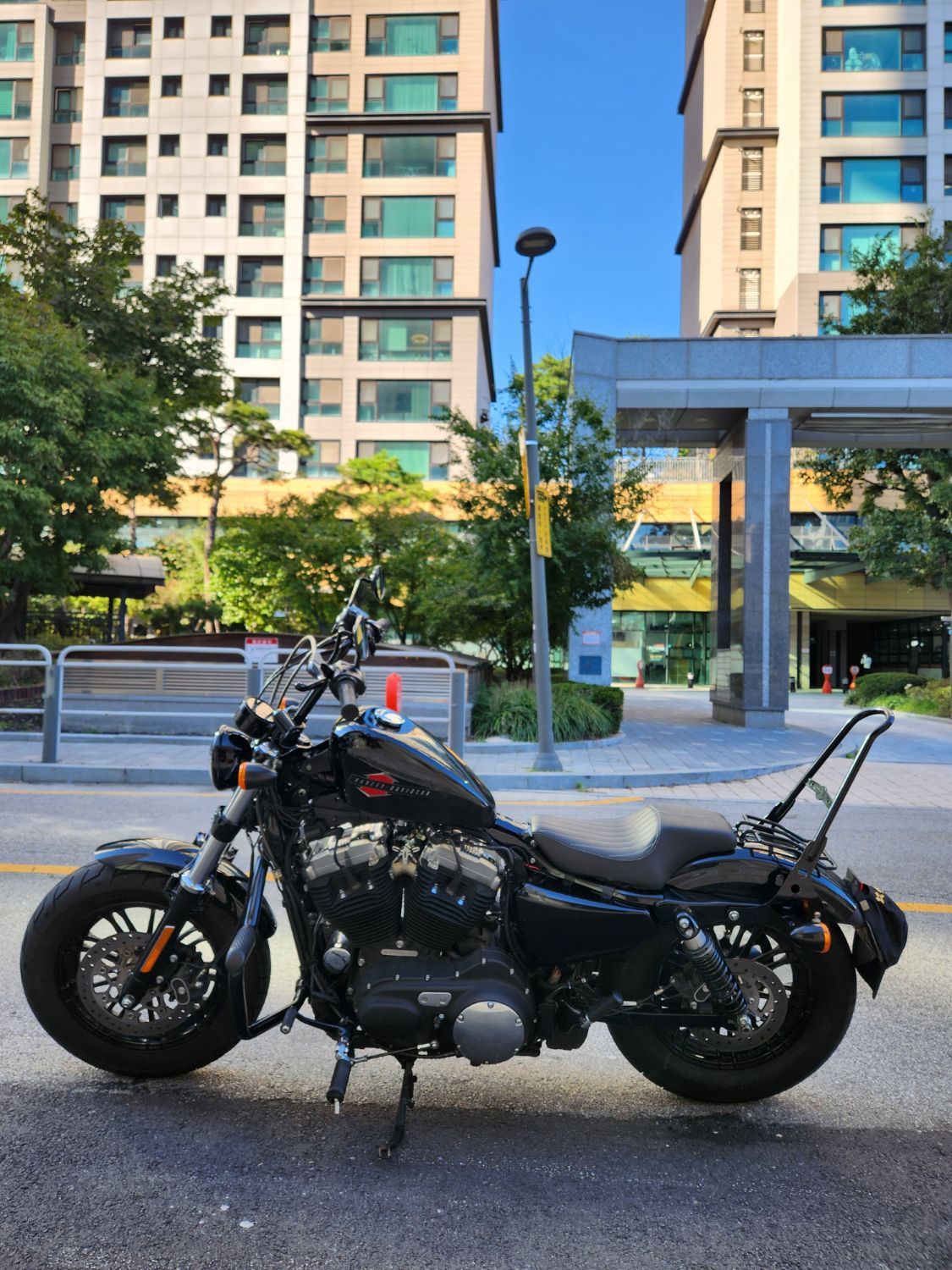 할리데이비슨 포티에잇 thumb 2