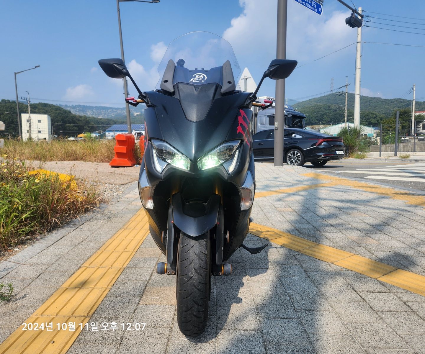 야마하 TMAX 530 more