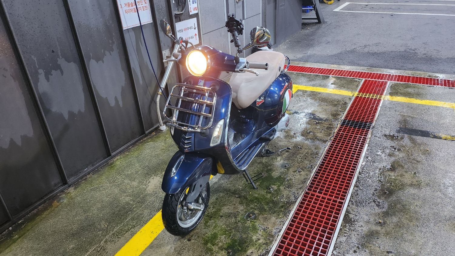 베스파 프리마베라 125 V3 more