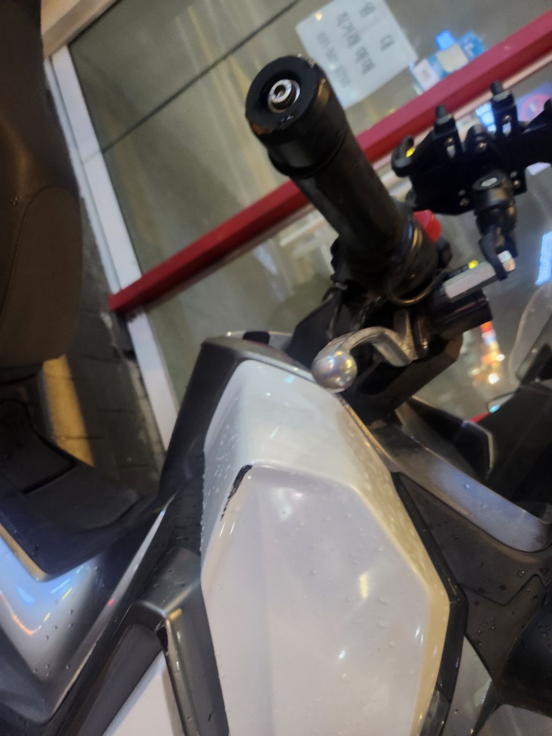 혼다 포르자 300 thumb 2