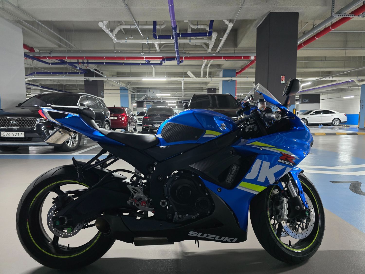 스즈키 GSX R 600 more