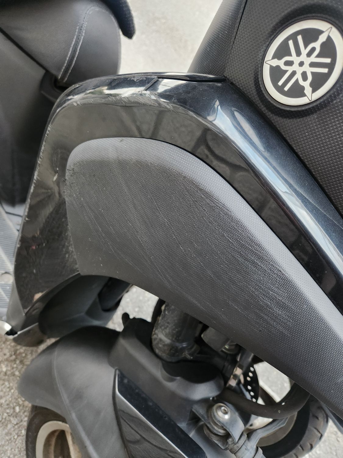 야마하 트리시티 125 thumb 2