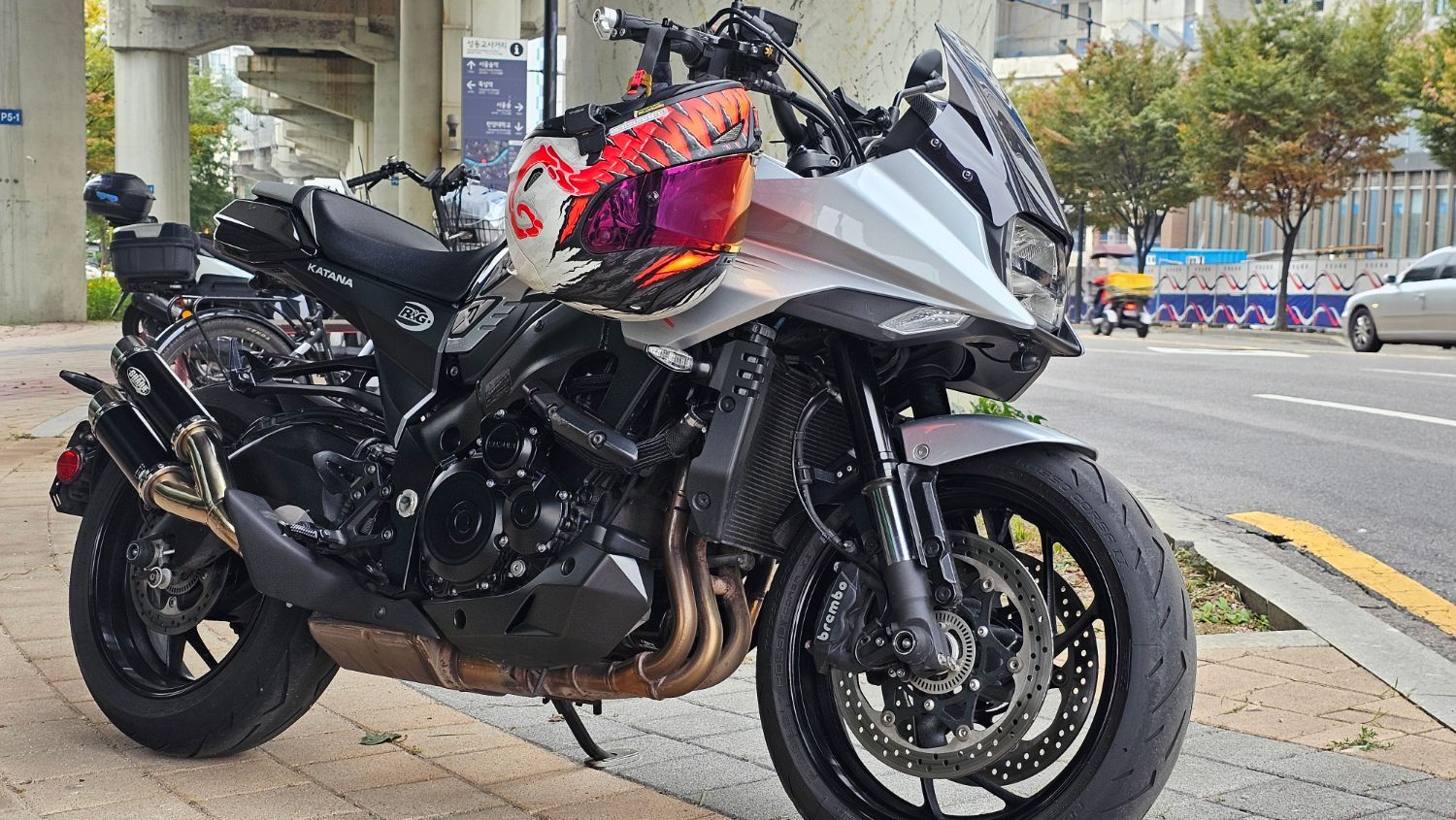 스즈키 카타나 1000 thumb 2