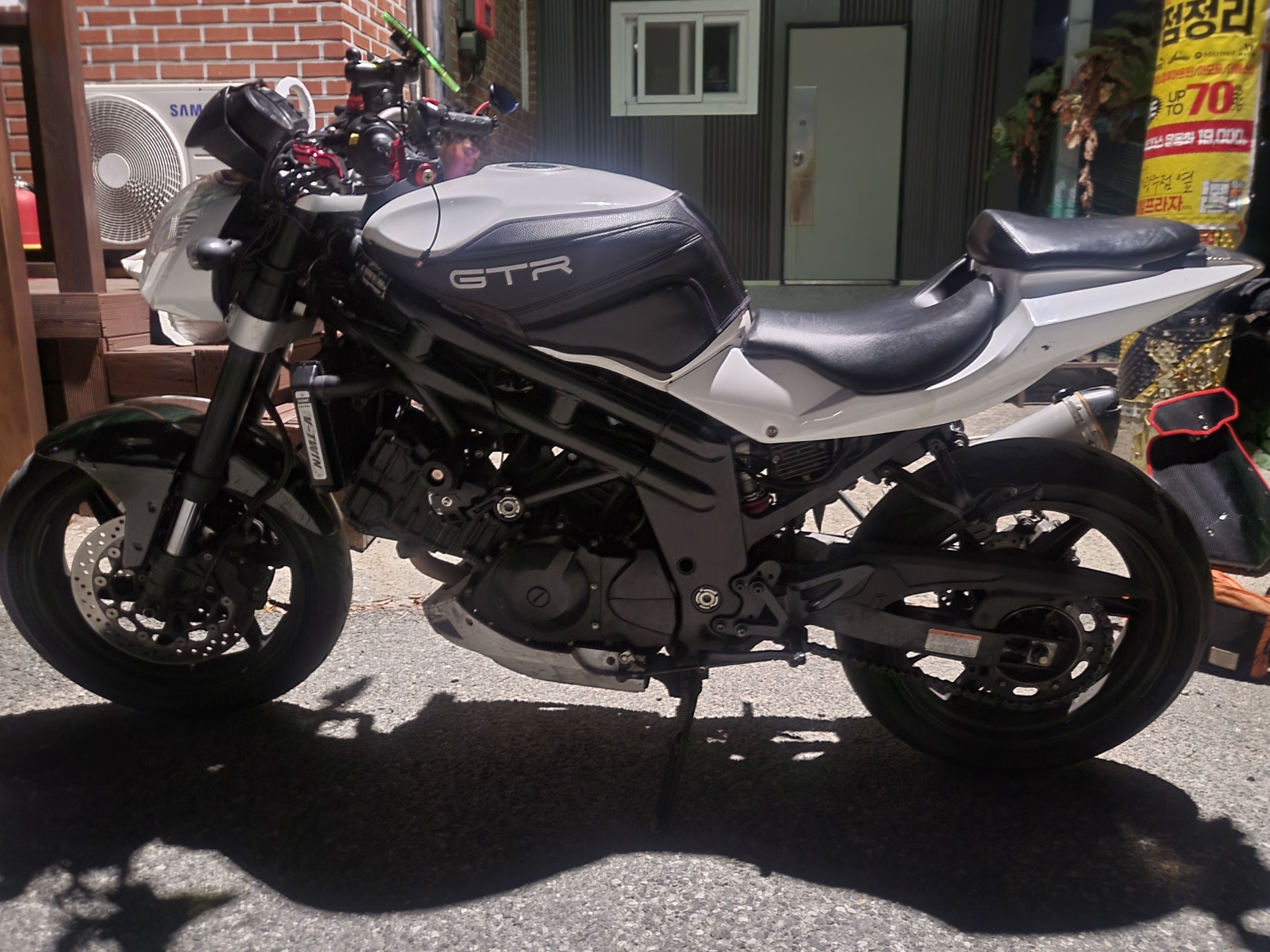 KR모터스 코멧 650 P more