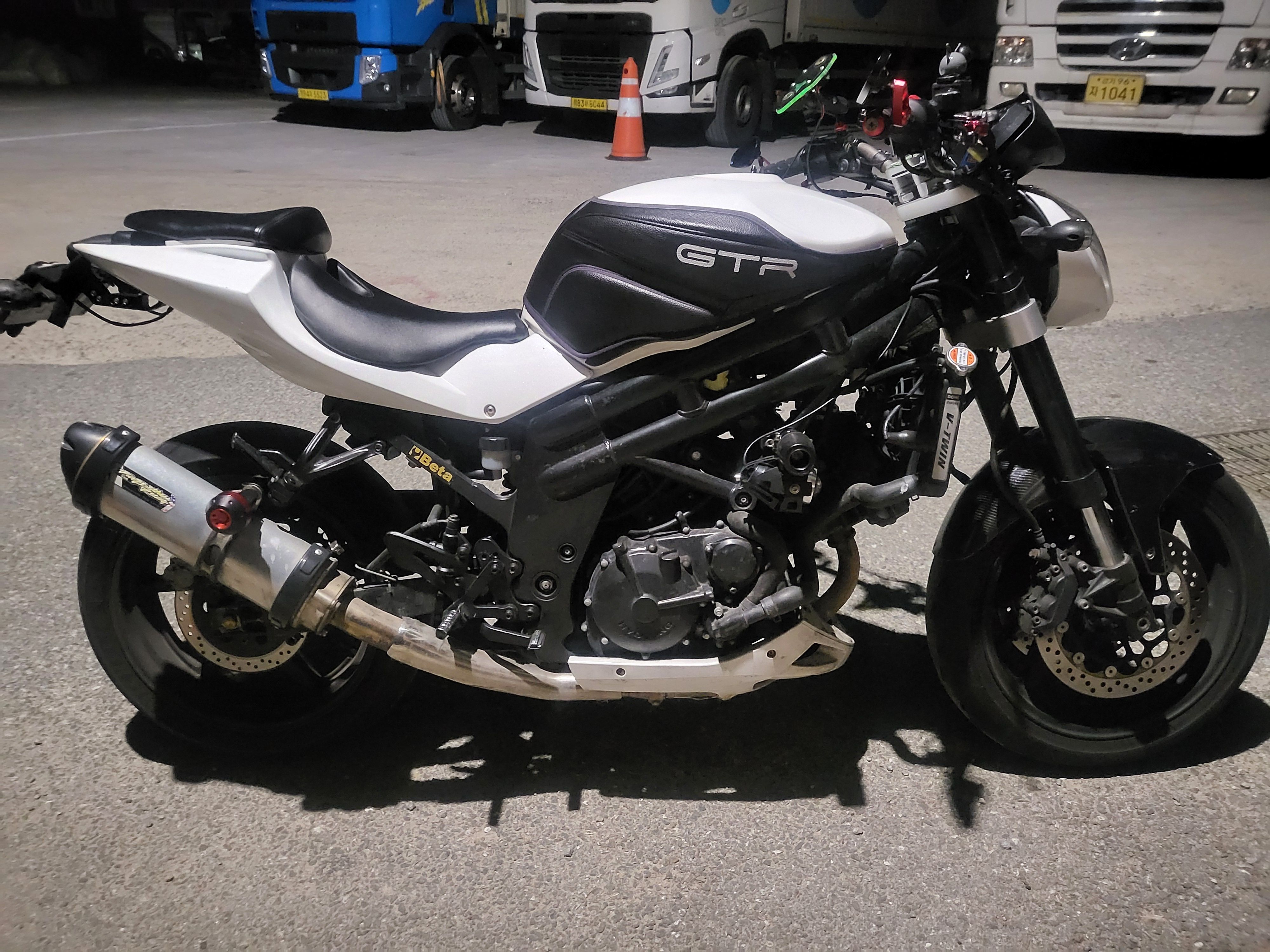 KR모터스 코멧 650 P thumb 2