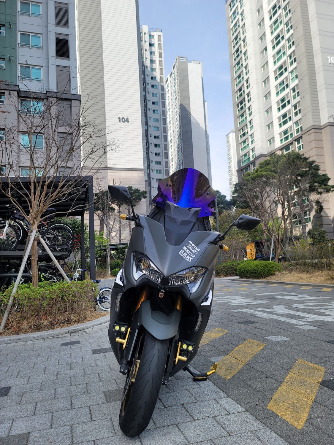 야마하 TMAX 560 main