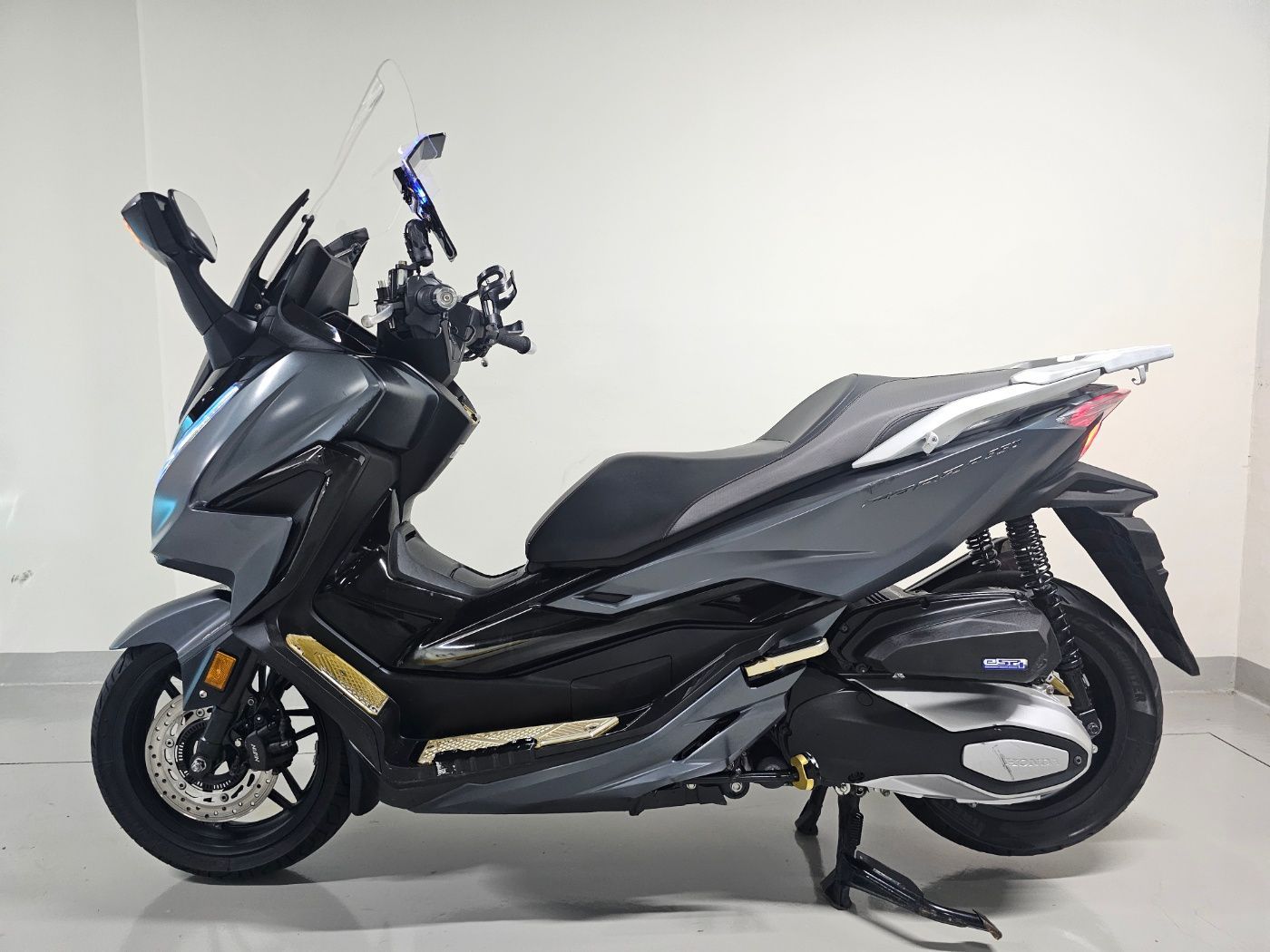 혼다 포르자 350 more