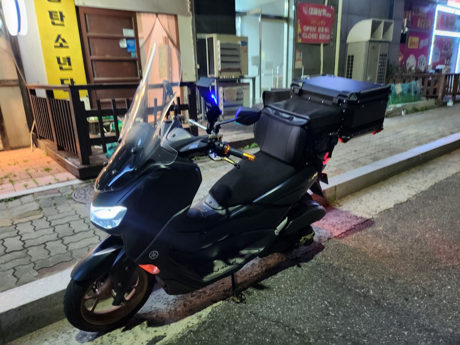 야마하 NMAX 125 thumb 2