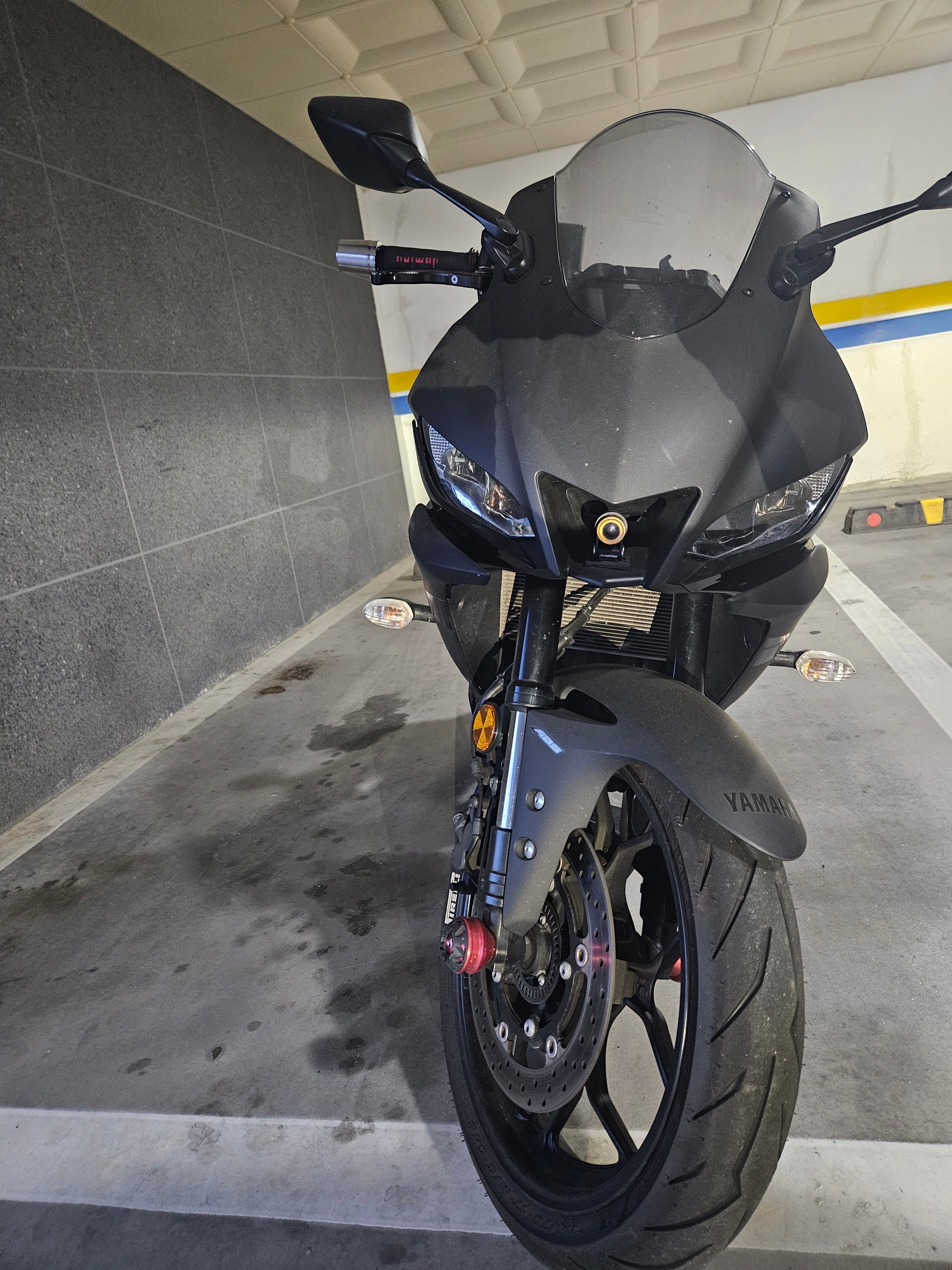 야마하 YZF R3 thumb 2
