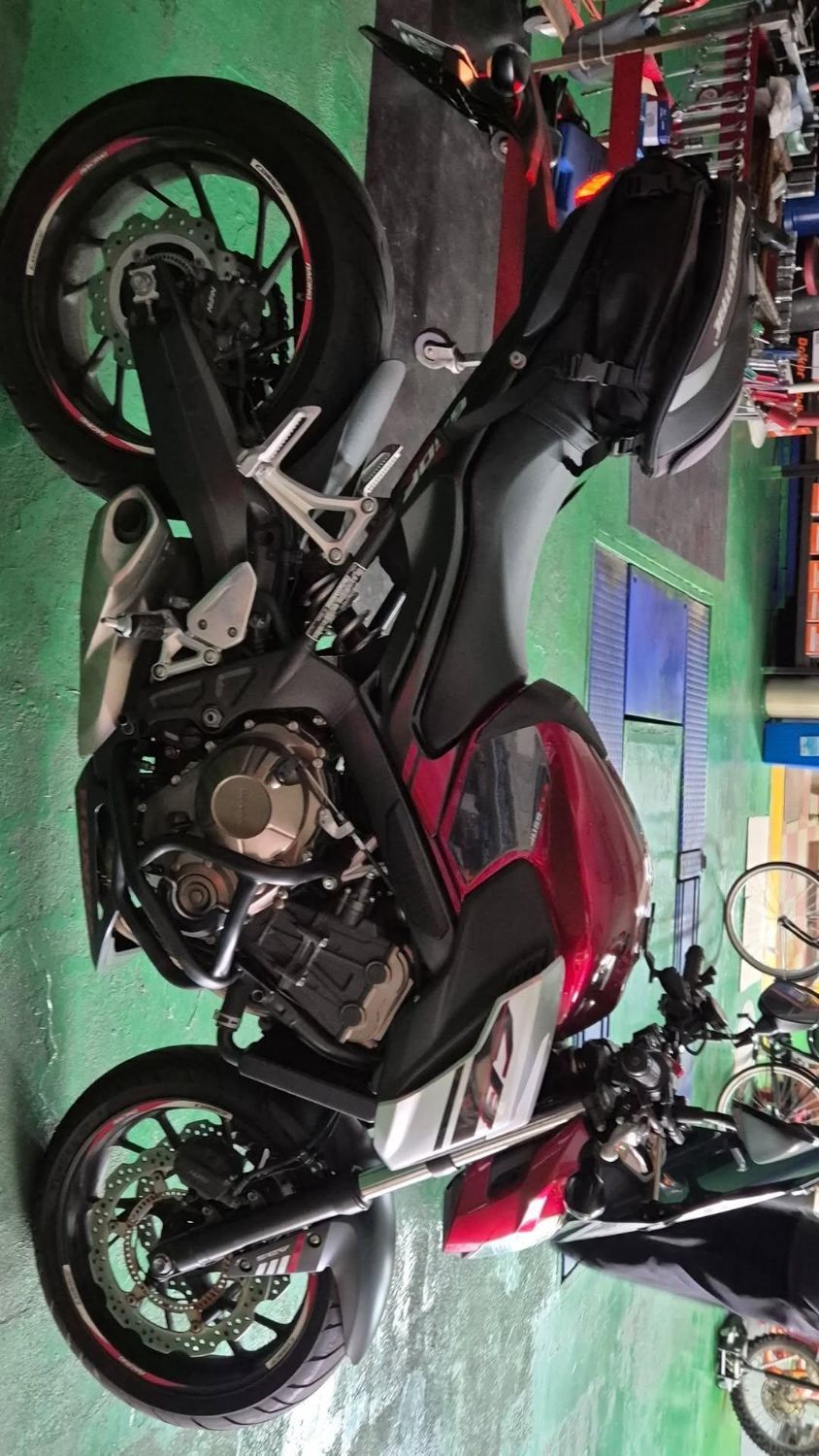 혼다 CB 650 F thumb 2