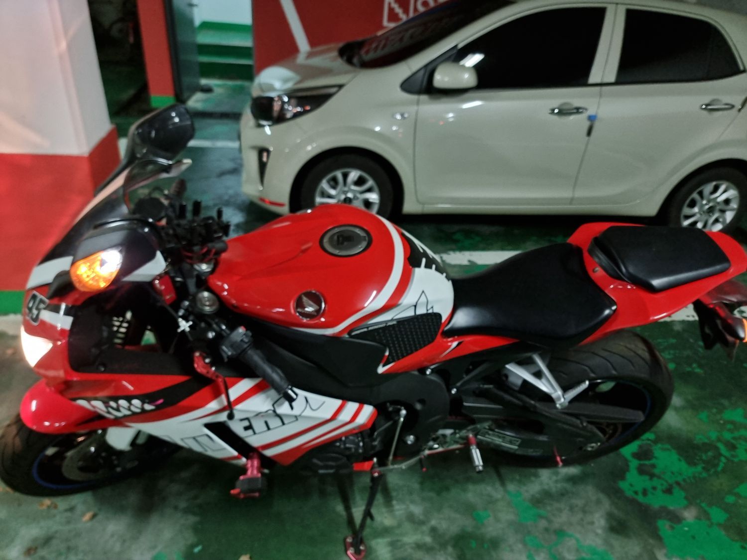 혼다 CBR 1000 RR more