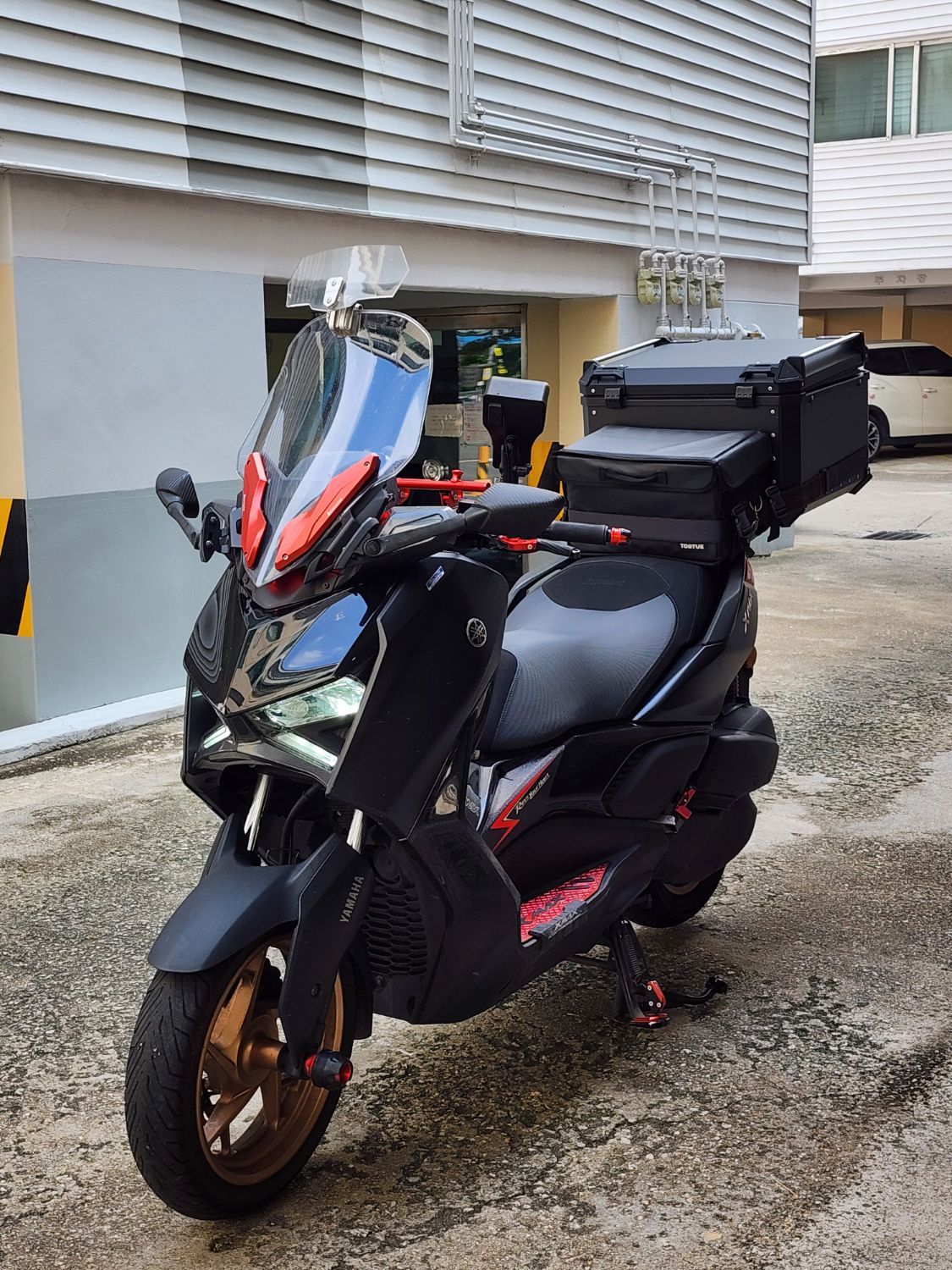 야마하 XMAX 300 ABS main