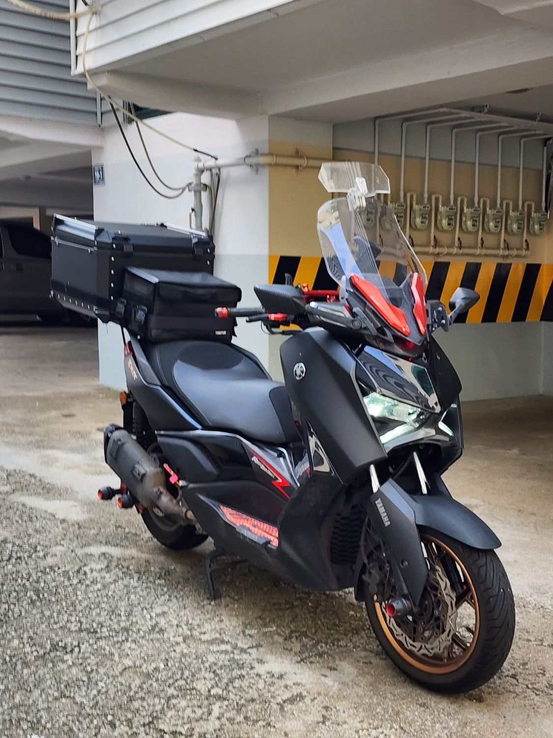 야마하 XMAX 300 ABS thumb 2