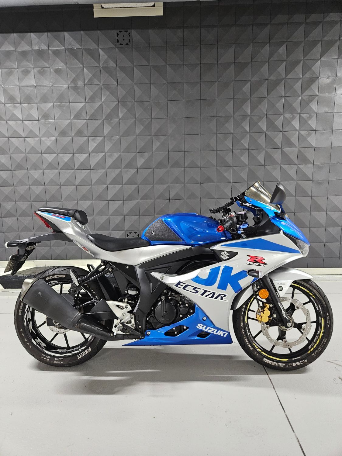 스즈키 GSX R 125 ABS more