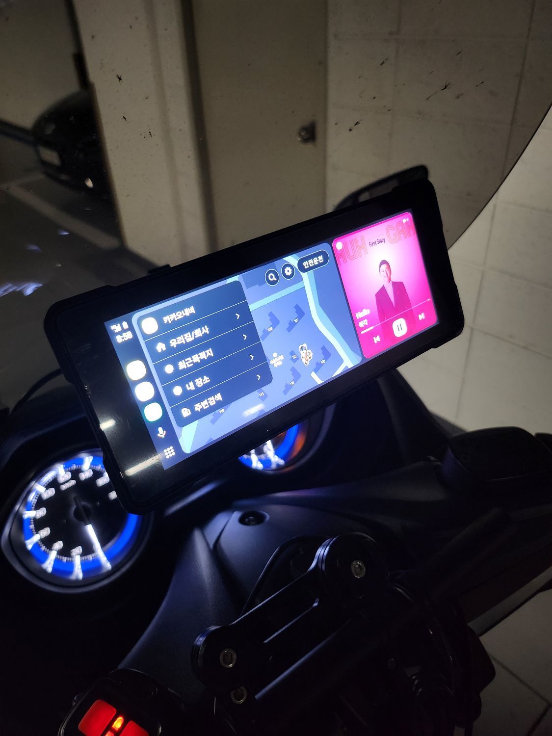 야마하 TMAX 560 more