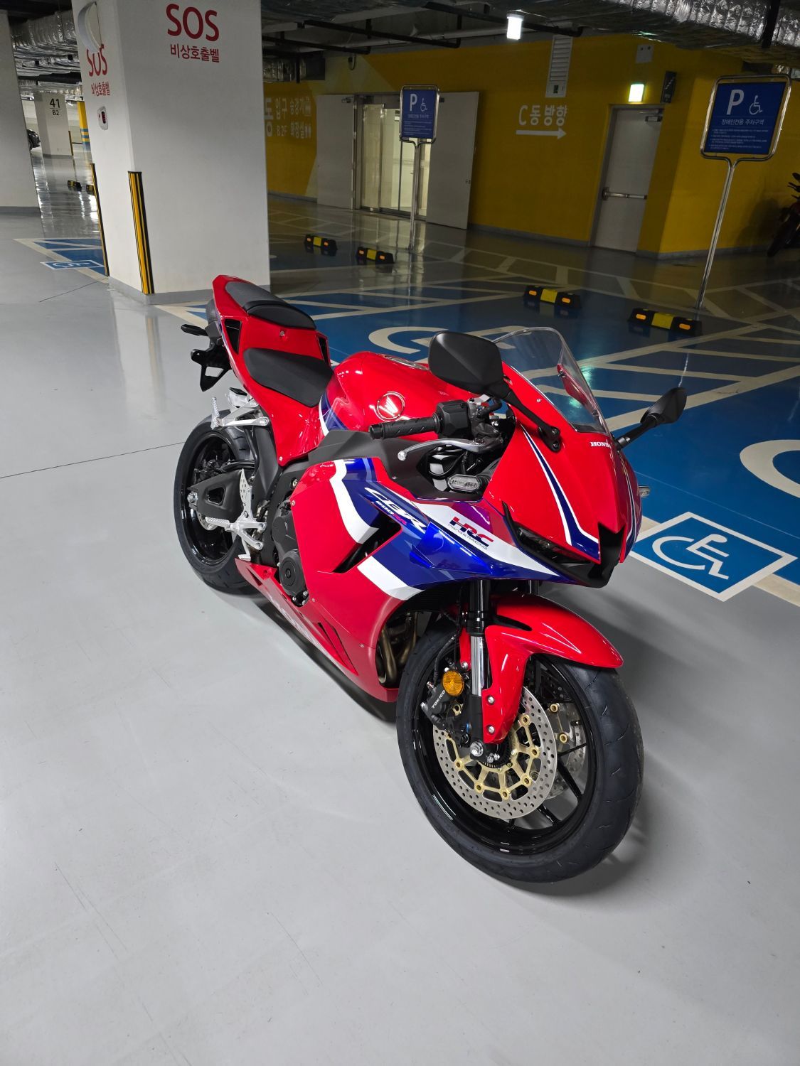 혼다 CBR 600 RR thumb 2